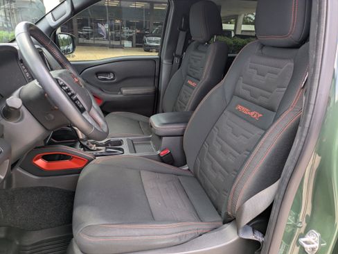 Used 2022 Nissan Frontier PRO-4X w/ Technology Package image 18