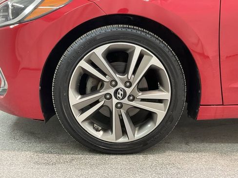 Used 2017 Hyundai Elantra Limited w/ Limited Tech Package 04 image 32