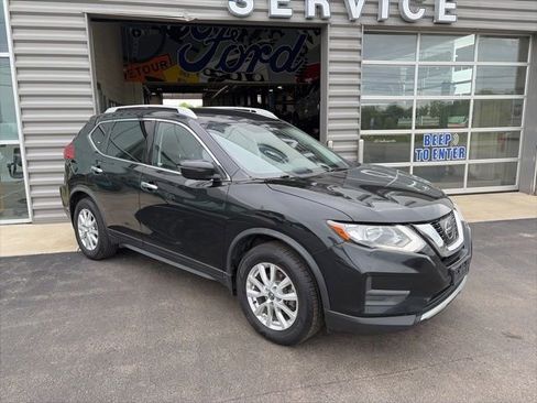 Used 2017 Nissan Rogue SV FWD image 4