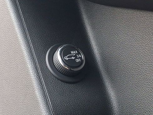 Used 2025 Cadillac XT6 Luxury image 26