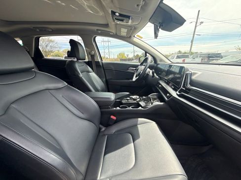 Used 2025 Kia Sportage EX w/ EX Premium Package AWD/4WD image 12