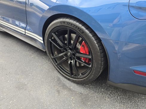 Used 2020 Ford Mustang Shelby GT500 w/ Technology Package RWD image 8