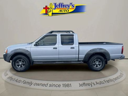 Used 2002 Nissan Frontier XE image 3