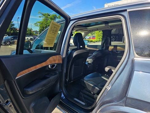Used 2021 Volvo XC90 T6 Momentum w/ Advanced Package AWD/4WD image 12