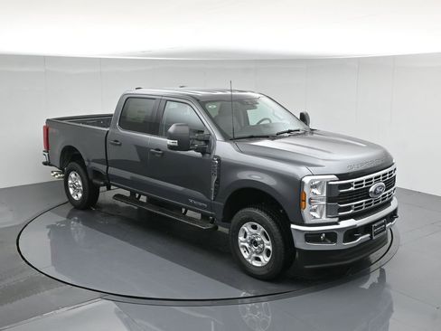 New 2026 Ford F250 XLT w/ FX4 Off-Road Package image 38