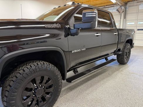 Used 2022 Chevrolet Silverado 2500 High Country w/ Safety Package II image 11