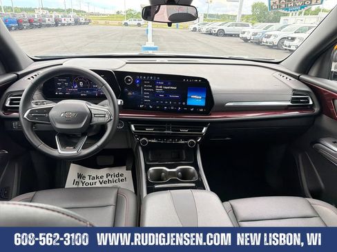 Used 2025 Chevrolet Traverse Z71 AWD/4WD image 12
