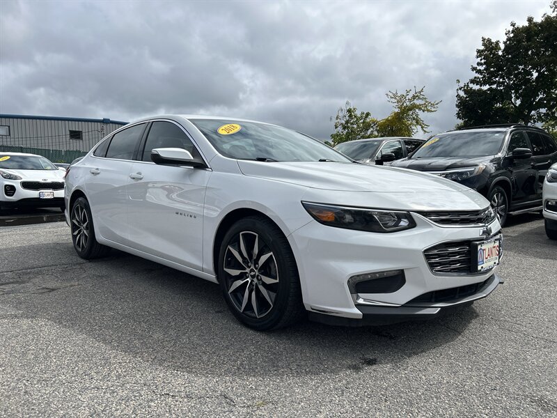 Used 2018 Chevrolet Malibu LT FWD image 3