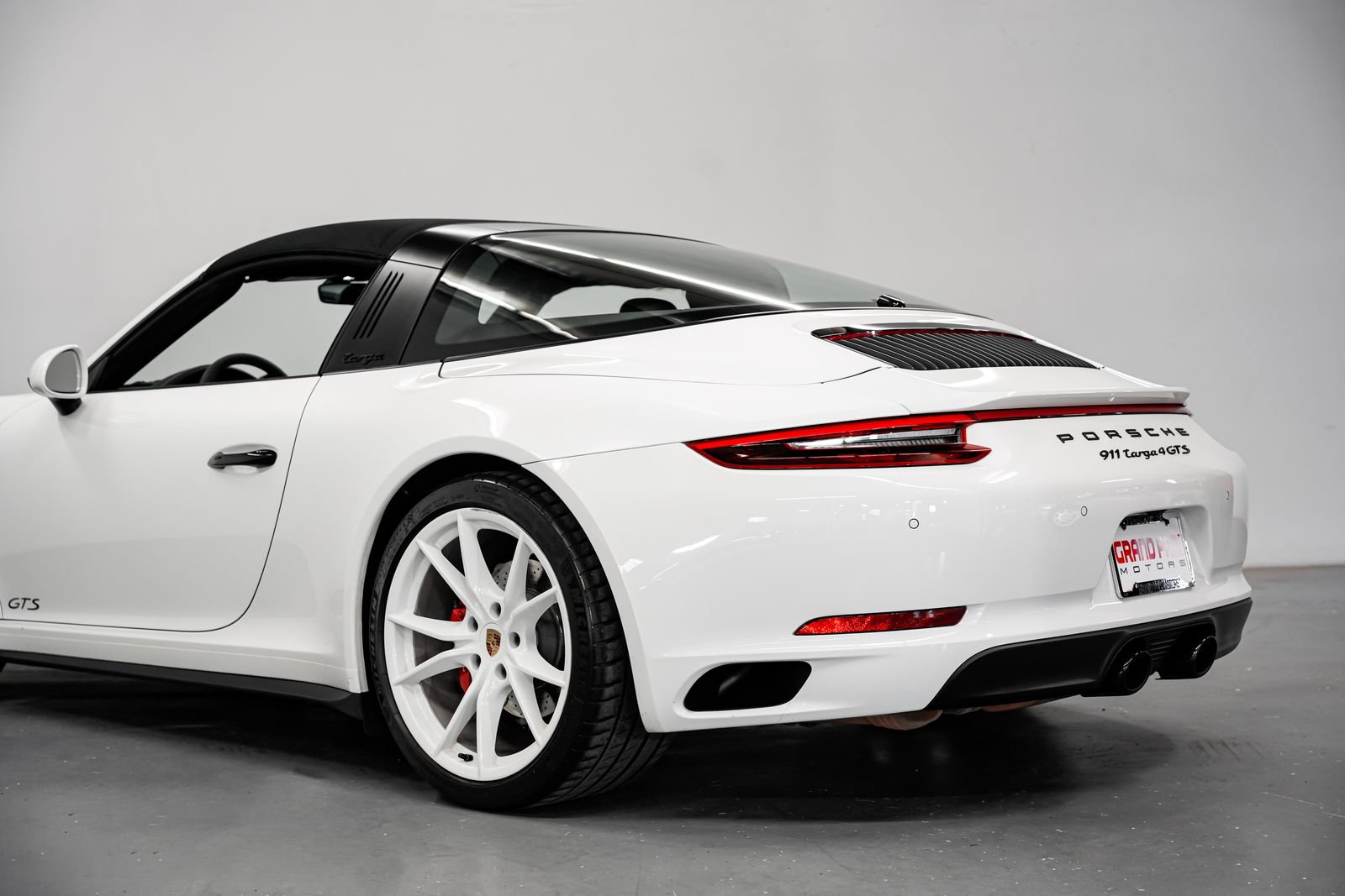 Used 2019 Porsche 911 Targa 4 GTS w/ GTS Interior Package AWD/4WD image 37