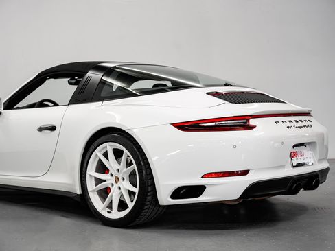 Used 2019 Porsche 911 Targa 4 GTS w/ GTS Interior Package AWD/4WD image 37
