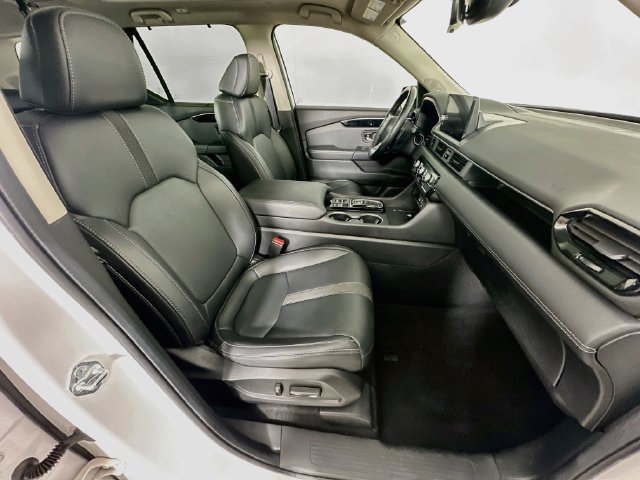 Certified 2024 Honda Pilot Touring image 8