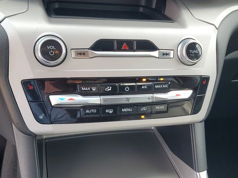 Used 2023 Ford Explorer XLT w/ Equipment Group 202A image 25