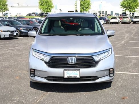 Used 2023 Honda Odyssey Elite image 3