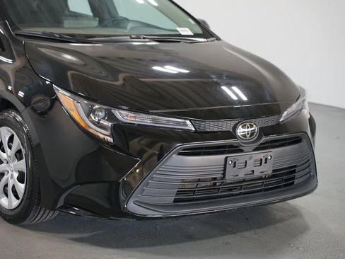 Certified 2023 Toyota Corolla LE image 4