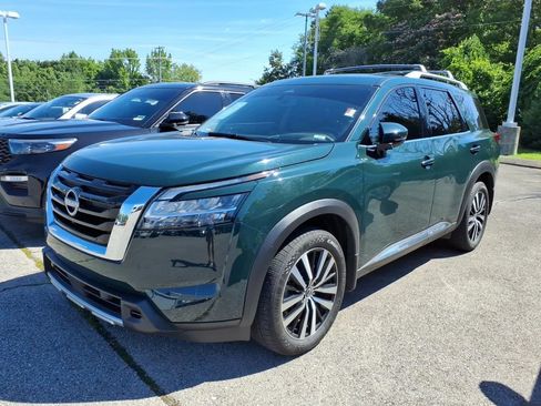 Certified 2024 Nissan Pathfinder Platinum w/ Cargo Package FWD image 3