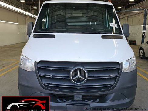 Used 2022 Mercedes-Benz Sprinter 1500 image 2