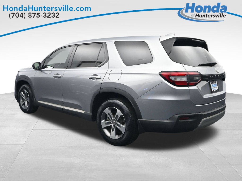Used 2025 Honda Pilot EX-L image 6