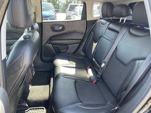 Used 2018 Jeep Compass Latitude w/ Cold Weather Group AWD/4WD image 20