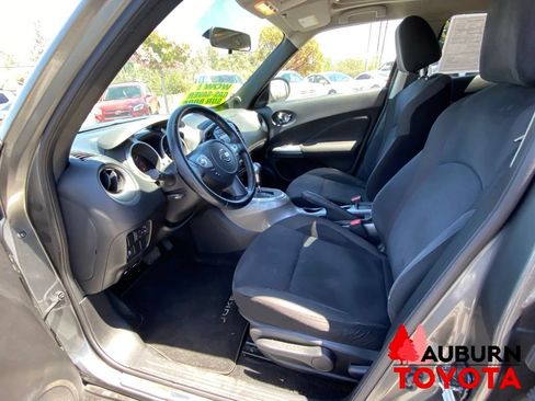 Used 2011 Nissan Juke SV FWD image 30