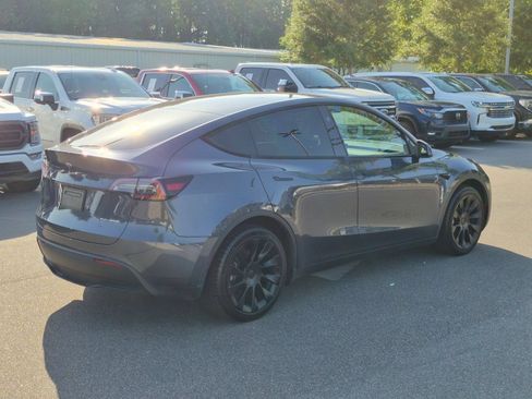 Used 2023 Tesla Model Y Long Range AWD/4WD image 3