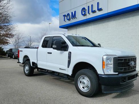 Used 2023 Ford F350 XL image 2