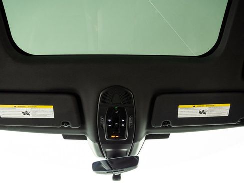 Certified 2025 Porsche Panamera 4 image 18
