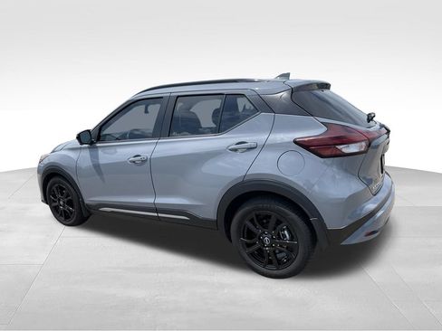 Used 2024 Nissan Kicks SR w/ SR Premium Package FWD image 6