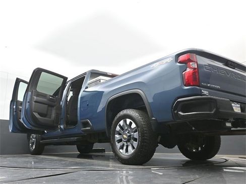 Used 2024 Chevrolet Silverado 2500 Custom w/ Custom Value Package image 51