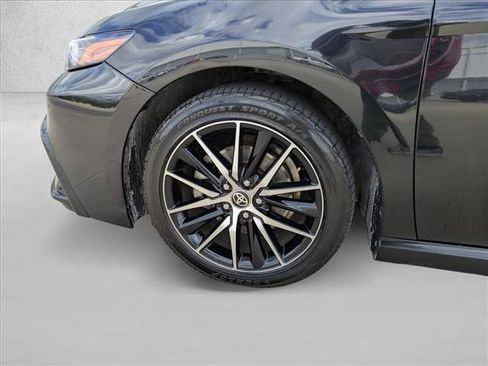 Used 2022 Toyota Camry SE image 22