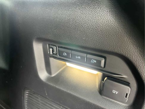 Used 2020 Ford Explorer Limited image 24