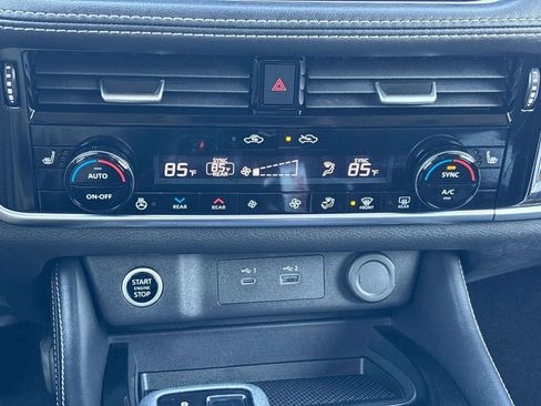 Used 2023 Nissan Rogue SL w/ SL Premium Package image 26