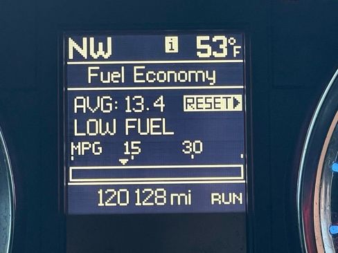 Used 2015 Chrysler Town & Country Touring image 34