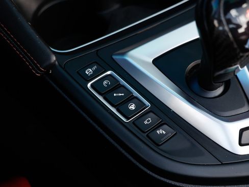 Used 2016 BMW M4 Convertible image 40