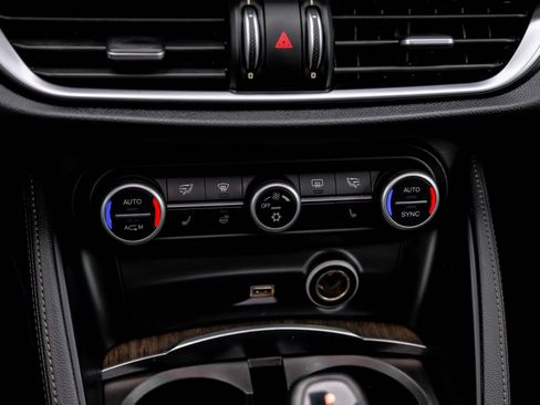 Used 2018 Alfa Romeo Stelvio Ti Sport image 34