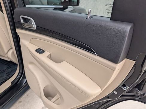 Used 2021 Jeep Grand Cherokee Limited image 31