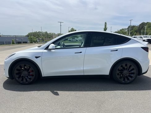 Used 2022 Tesla Model Y Performance image 6