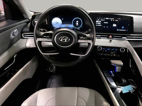 Used 2023 Hyundai Elantra Limited FWD image 6