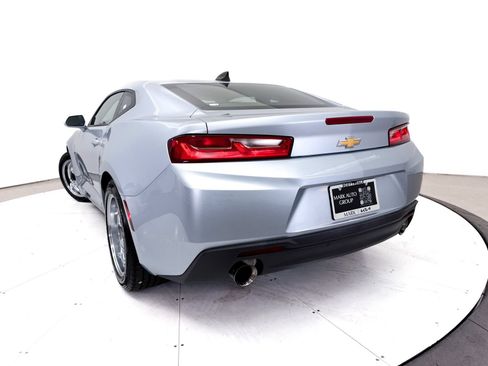 Used 2018 Chevrolet Camaro LT RWD image 7