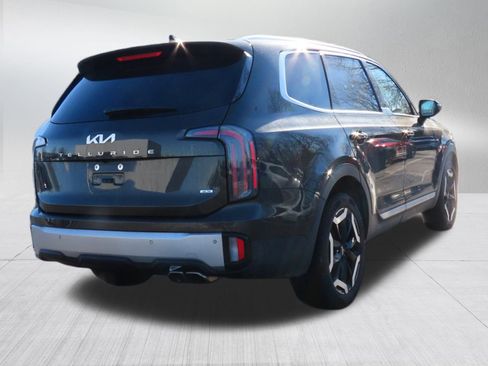 Used 2023 Kia Telluride EX w/ EX Captain's Chair Package image 7