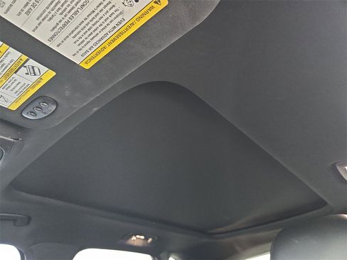 Used 2018 Lincoln MKC Reserve image 24