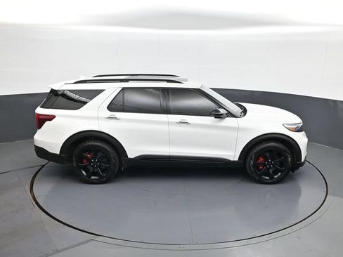 Used 2024 Ford Explorer ST w/ Equipment Group 401A AWD/4WD image 17