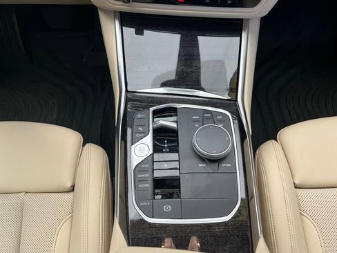 Certified 2023 BMW 330i xDrive Sedan w/ Driving Assistance Package image 11