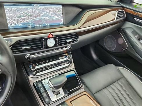 Used 2019 Genesis G90 3.3T Premium RWD image 42