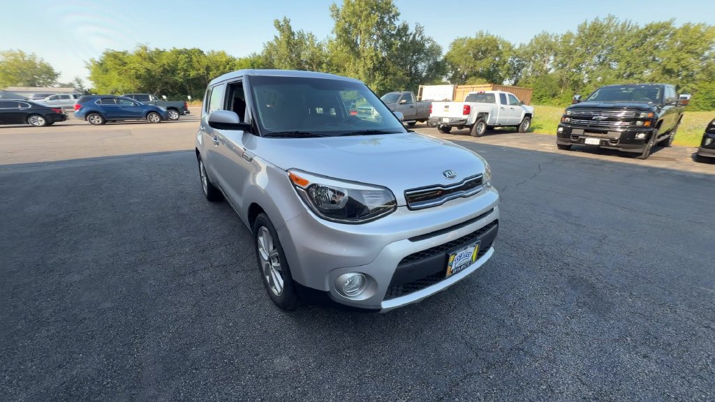 Used 2017 Kia Soul + FWD image 2