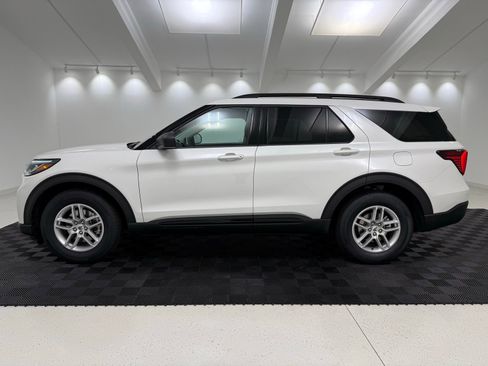 New 2026 Ford Explorer Active w/ Active Comfort Package image 4