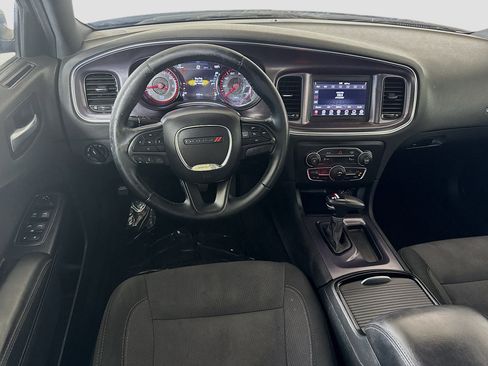 Used 2018 Dodge Charger SXT w/ Blacktop Package image 15
