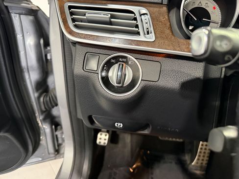 Used 2015 Mercedes-Benz E 350 4MATIC Sedan image 23
