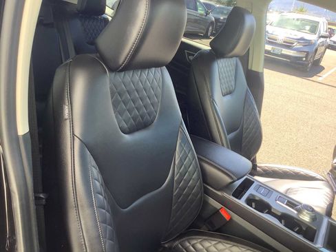 Used 2024 Ford Edge Titanium AWD/4WD image 14