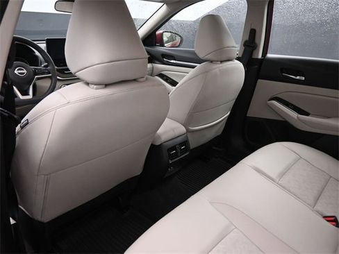 Used 2025 Nissan Altima 2.5 SL image 10