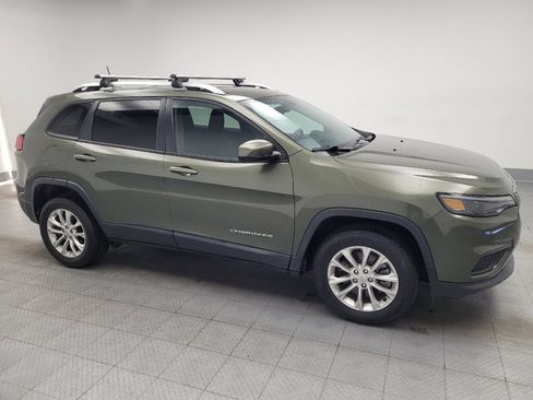 Used 2020 Jeep Cherokee Latitude FWD image 11